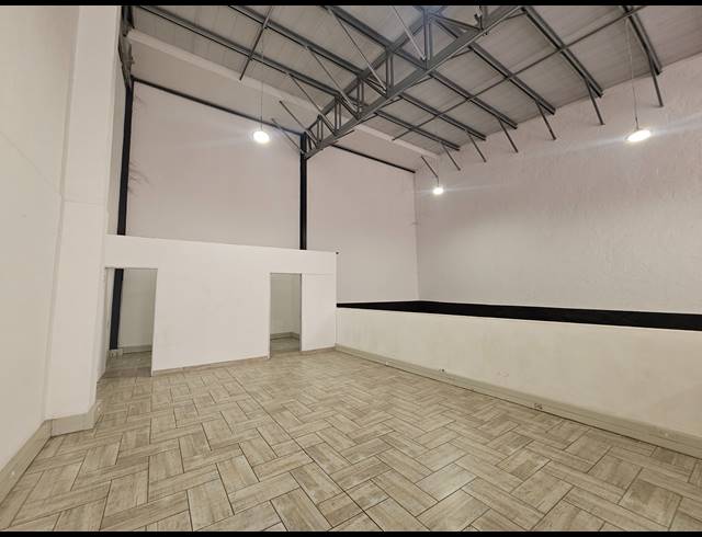 322M² WAREHOUSE TO LET IN LINBRO PARK